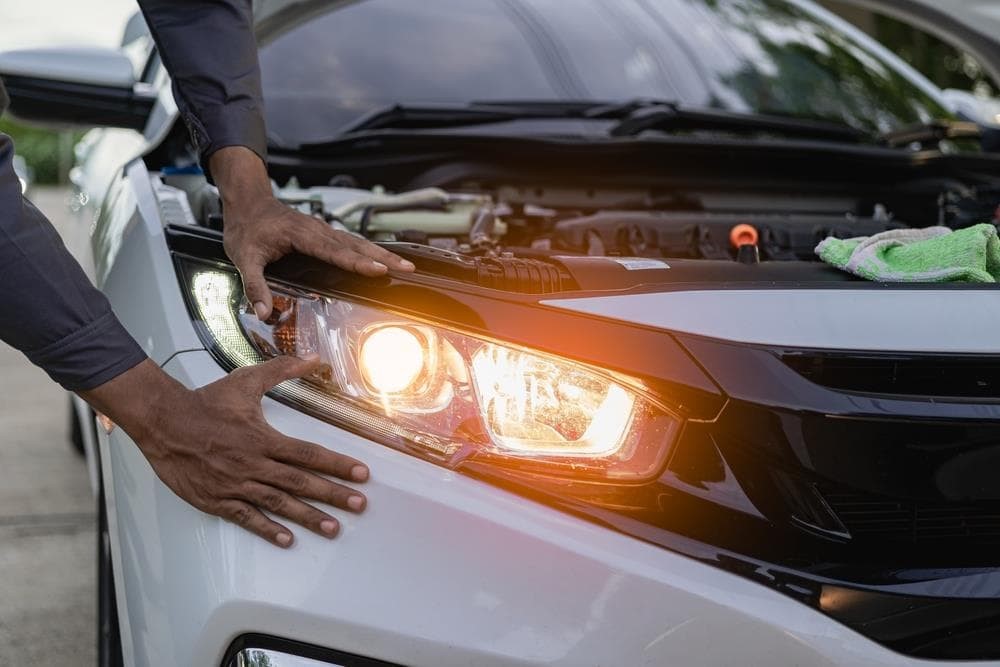 Faros nuevos: ¿cómo es la restauración de faros?